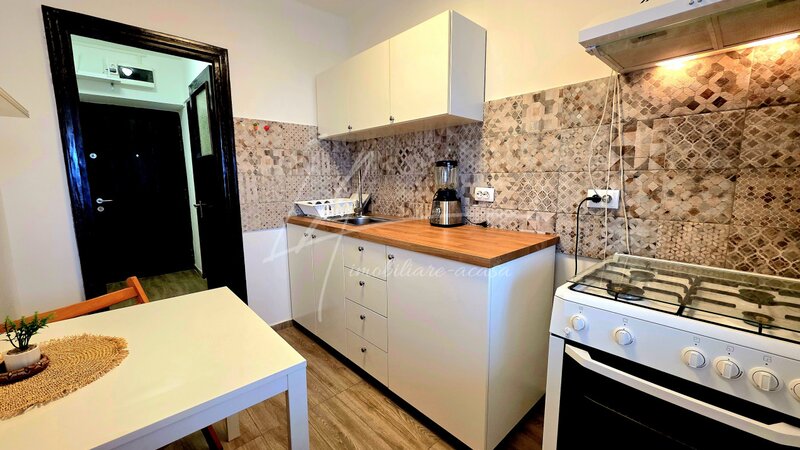 Basarab Se inchiriaza apartament 2 camere semidecomandat,